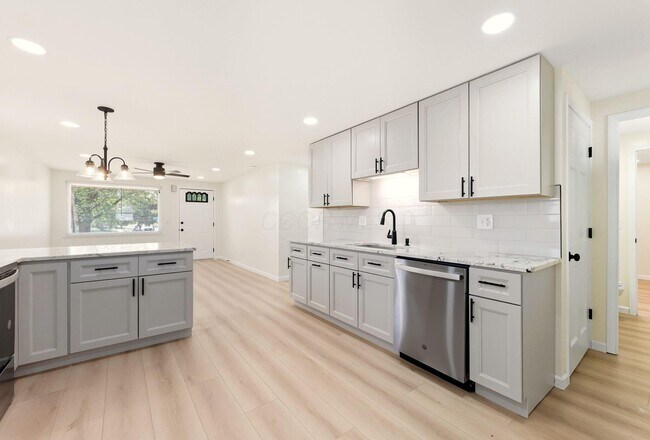 Building Photo - 3938 Halsey Pl