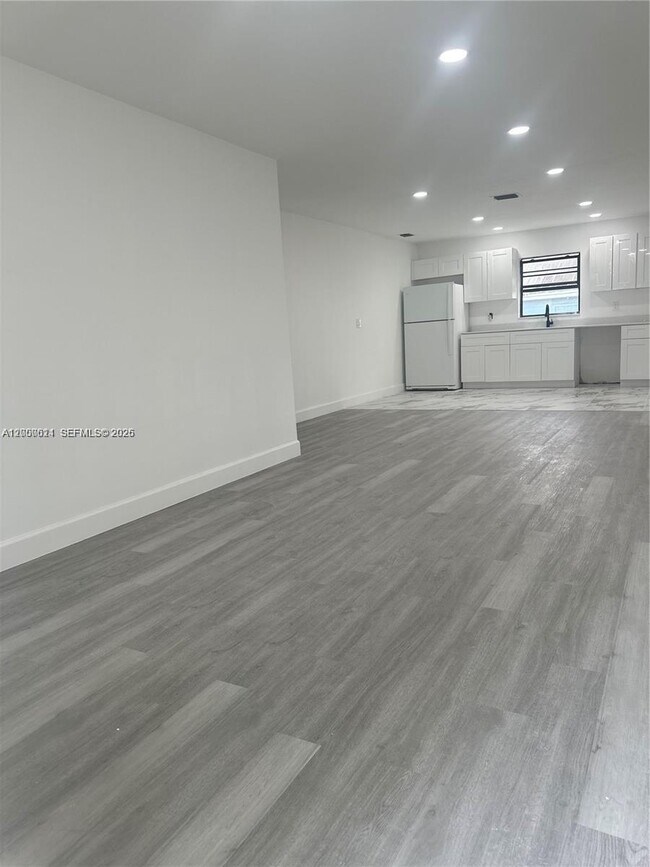 Building Photo - 6560 SW 49th St