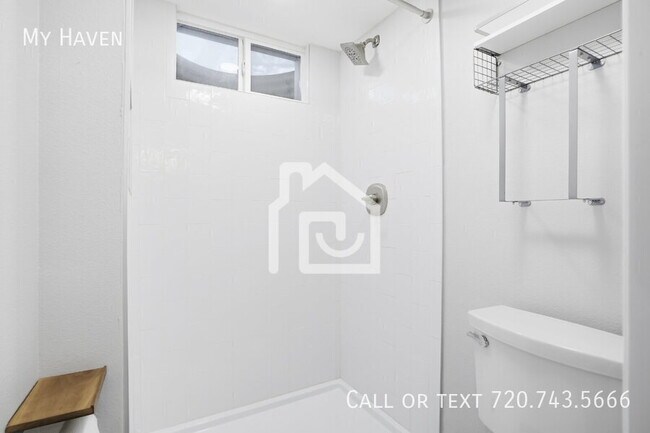 Building Photo - 2351 S Garland St