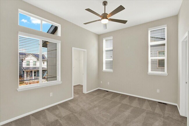 Building Photo - 9318 E 58th Dr