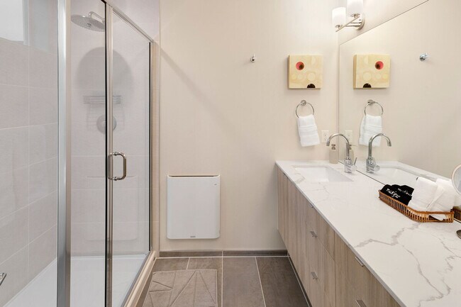 Building Photo - 319 Malden Ave E