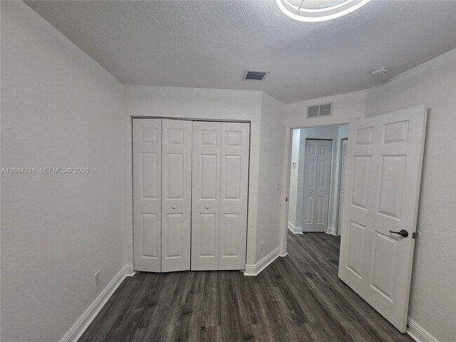 Building Photo - 9738 Darlington Pl