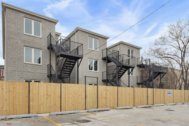 Building Photo - 1239 S Fairfield Ave