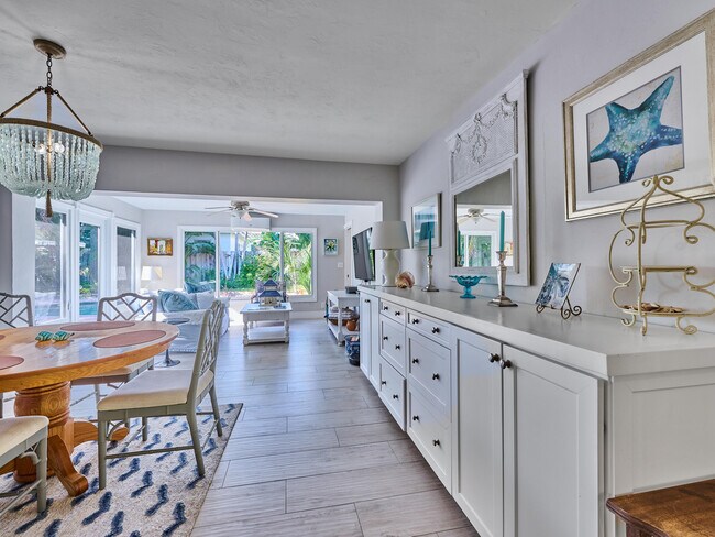 Building Photo - 301 NW 3rd Ct