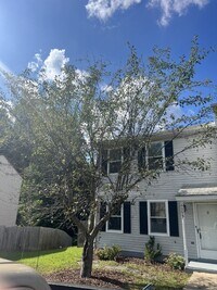 Building Photo - 5253 Daffodil Dr