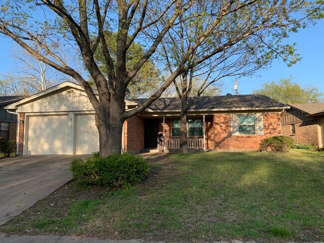 Building Photo - 2405 N Ricketts St