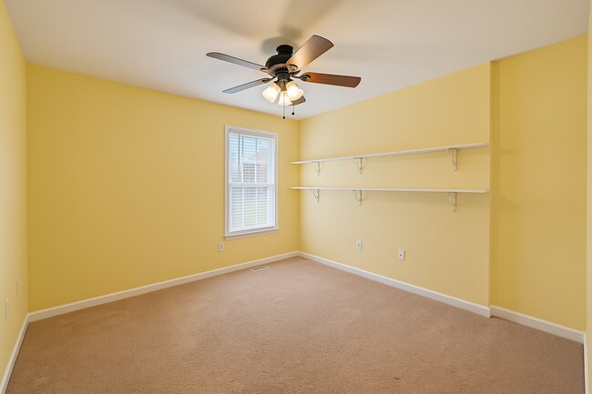Building Photo - Three bedroom, 2 bath house in Haw River