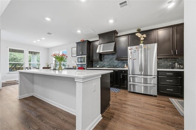 Building Photo - 317 Barton Oak Trl