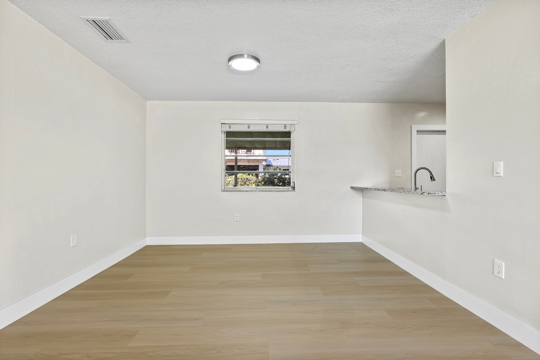 Building Photo - 532 SW 79th Ave