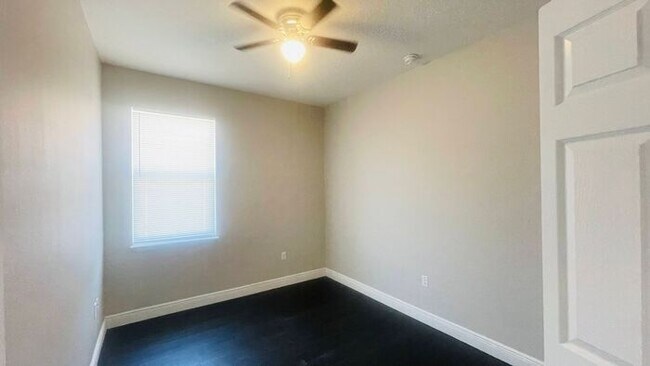 Building Photo - 1645 Cumin Dr