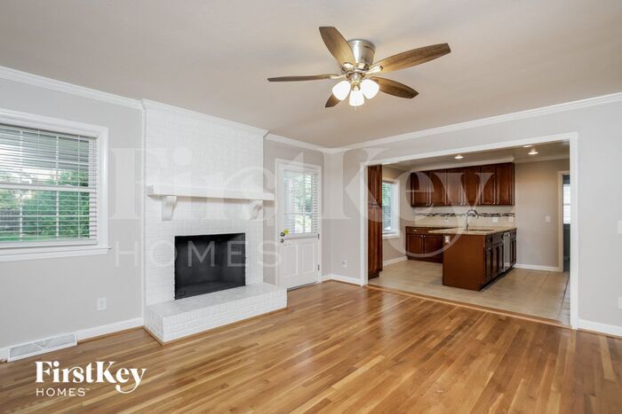 Building Photo - 2822 Rutherford Dr