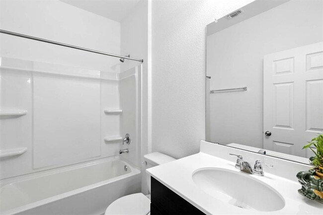 Building Photo - 420 Black Alder St