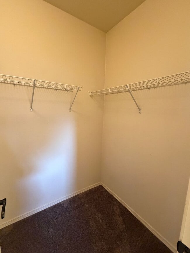 Building Photo - 4244 Edgewater Blvd NE