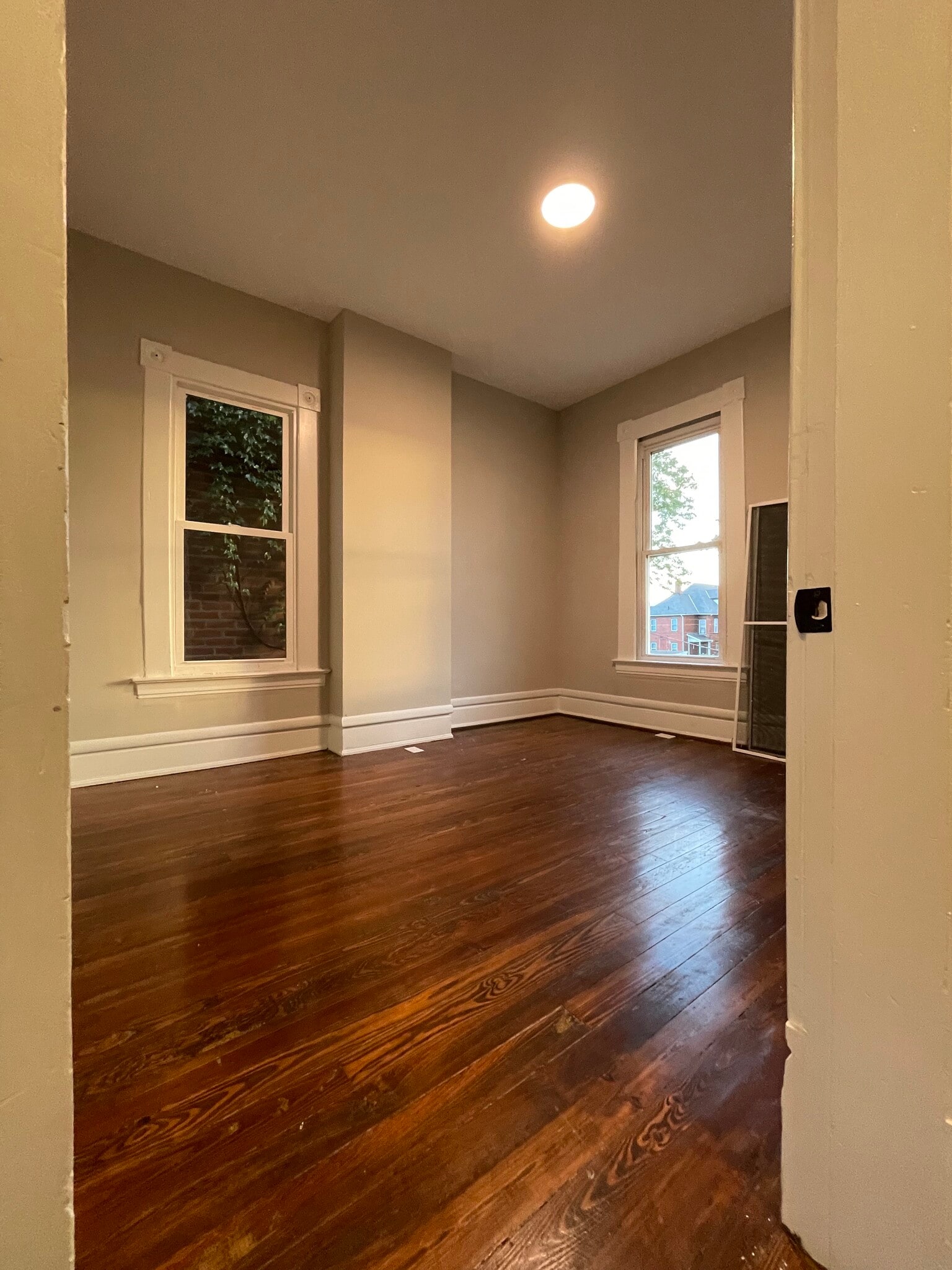 Bed 4 - 501 Saint Clair Ave