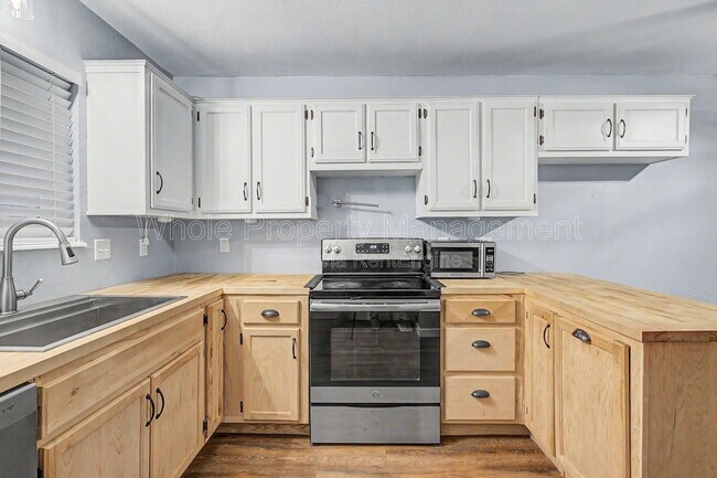 Building Photo - 2740 W 86th Ave