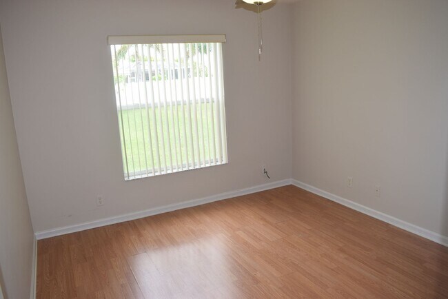 Building Photo - Stunning upgraded and immaculately maintained 3/2/2 home close to Gatlin I-95