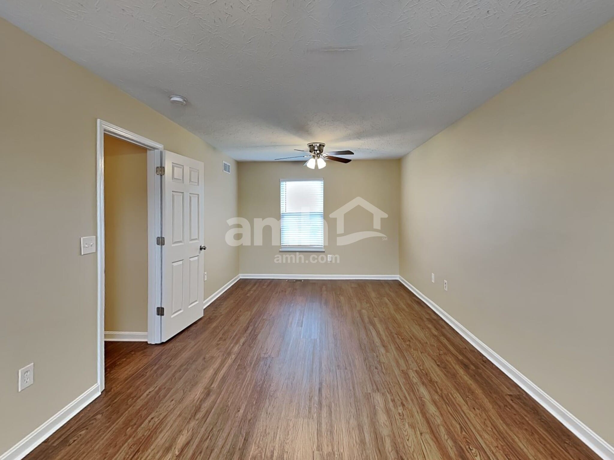 Building Photo - 10319 Fredricksburg Rd