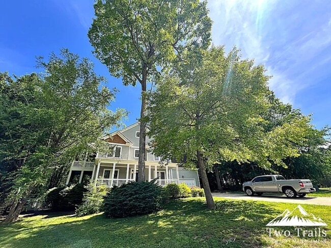Building Photo - GORGEOUS 4 BED/2.5 BATH IN BILTMORE PARK