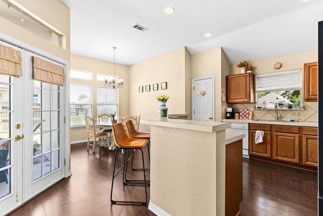 Building Photo - 804 Woodhollow Dr