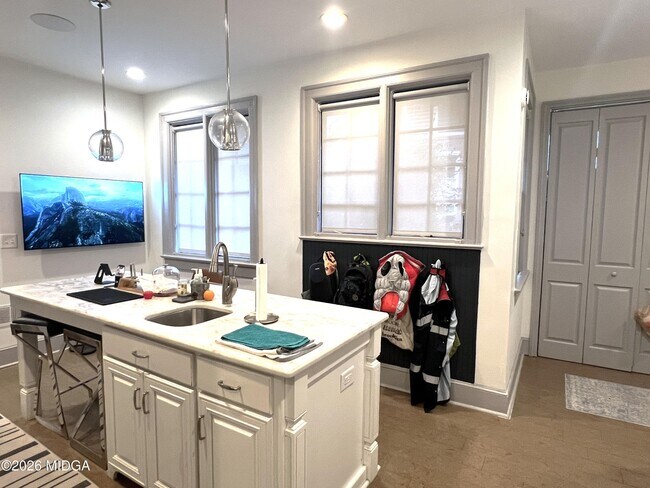 Building Photo - 171 Calloway Dr