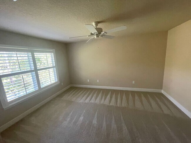 Building Photo - Beautiful 3 Bedroom 3 Bathroom home in Pla...