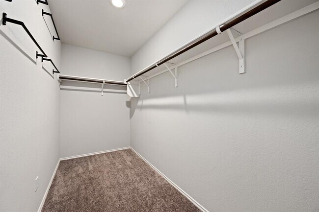 Building Photo - 129 Purple Heart Dr