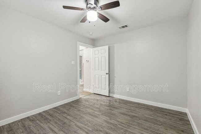 Building Photo - 1800 Meadow Lark Ln
