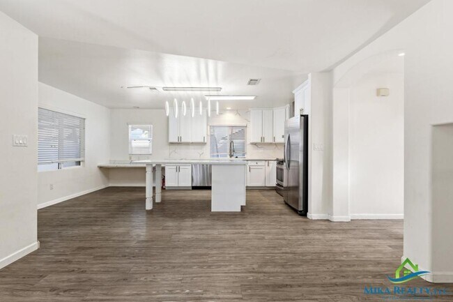 Building Photo - 91-1018-1018 Kaikala St