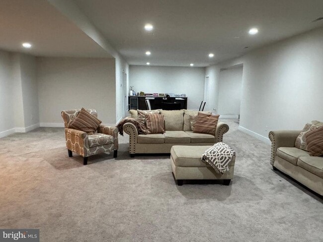 Building Photo - 125 Maggie Ln