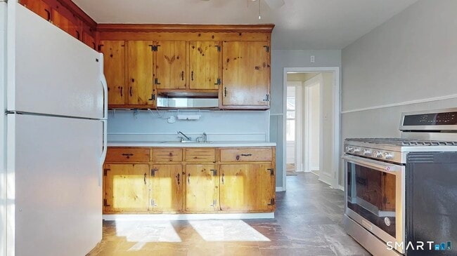 Building Photo - 150 Adams St