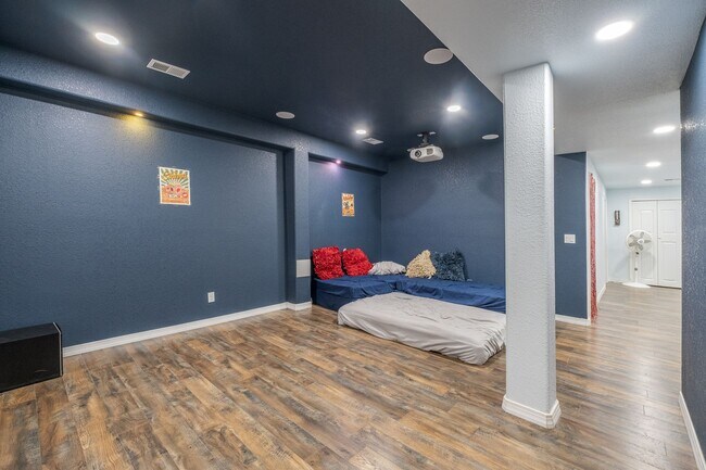 Building Photo - Gorgeous 3-Bed, 3-Bath Home in Ketcher Farm- Theater Room & Fenced Yard!