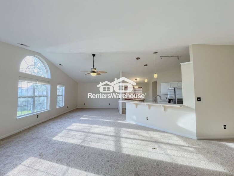 Building Photo - 1009 Hawthorne Farm Terrace