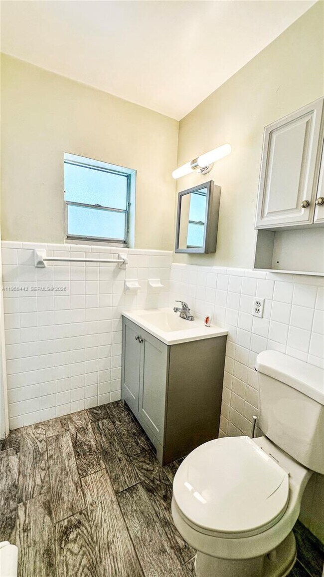 Building Photo - 3515 Van Buren St