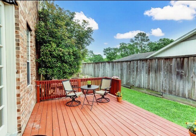 Building Photo - 1506 Shady Villa Fern