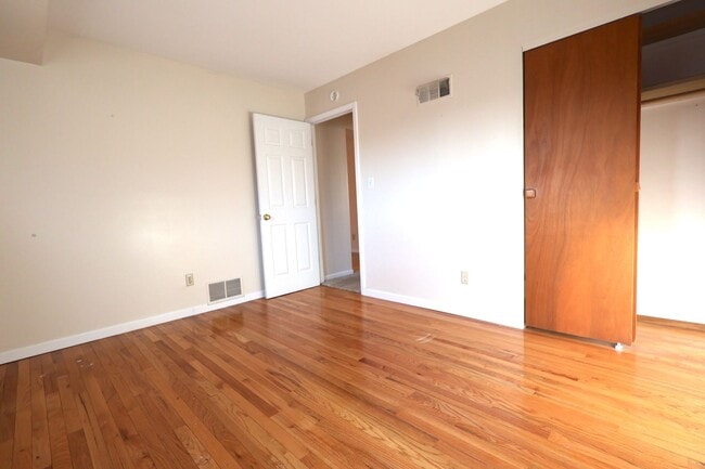 Building Photo - Charming 3-Bed, 2-Bath Home with 2 Car Garage & Covered Patio