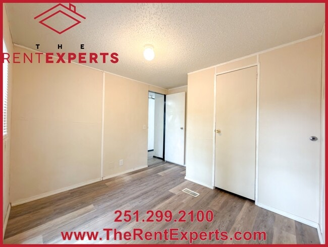 Building Photo - 6360 Mauvilla Dr W