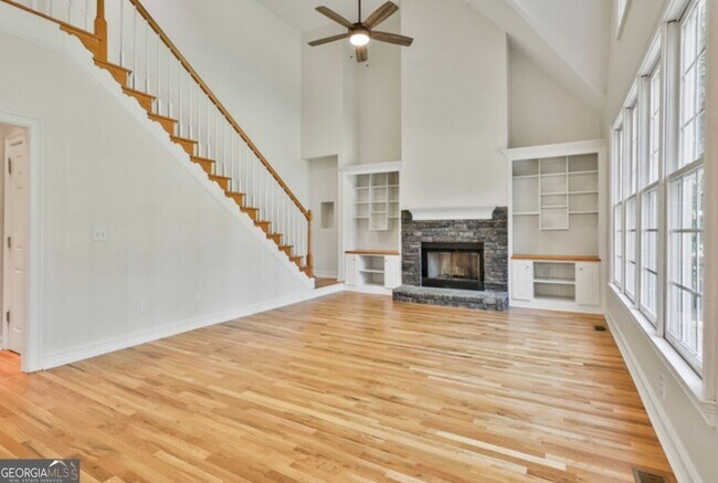 Building Photo - 1202 Loxley Cir