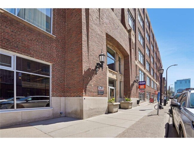 Building Photo - 700 N Washington Ave