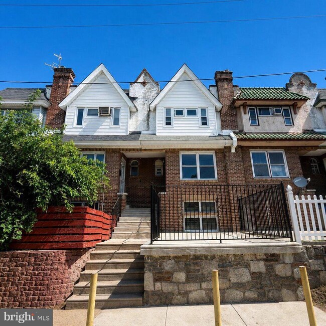 Building Photo - 1419 Lardner St