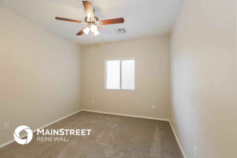 Building Photo - 9548 E Bramble Ave