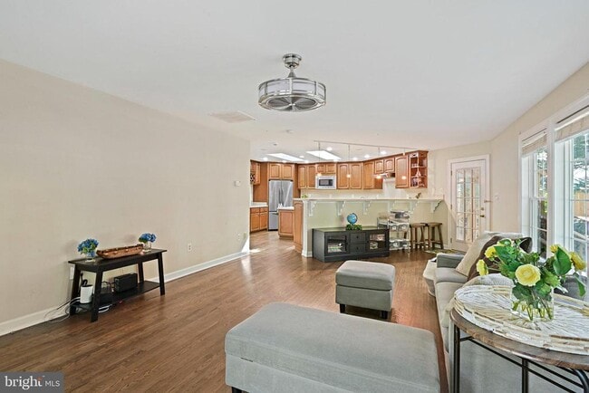 Building Photo - 2918 Glenvale Dr