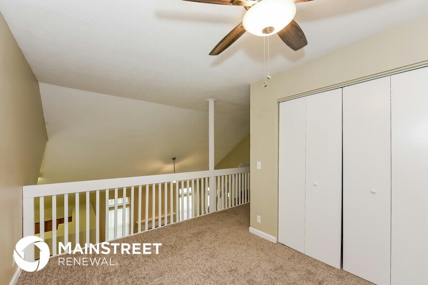 Building Photo - 2013 Valley Dr