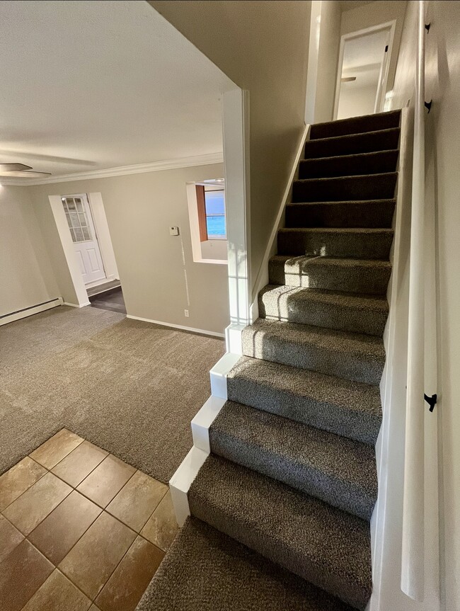 Building Photo - 1207 Rosewood Dr NE