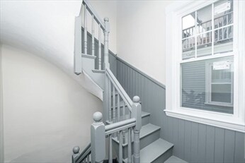 Building Photo - 39 Perry St