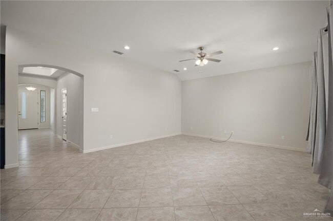 Building Photo - 21 Escondido Pass