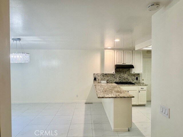 Building Photo - 2255 E Chevy Chase Dr