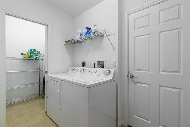 Building Photo - 3533 Lakewood Blvd