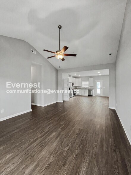 Building Photo - 1203 Trestle Dr