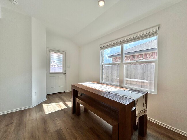 Building Photo - 3 BR / 2 BA Home for Rent in Hutto