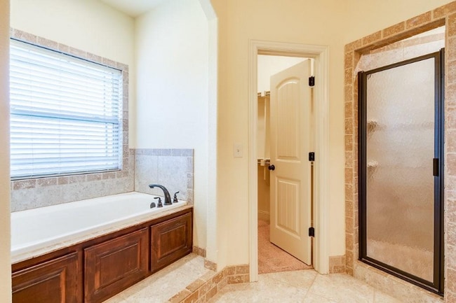 Building Photo - 5703 W Murfield Dr